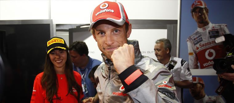 Jenson Button y Jessica Michibata en el GP de Australia 2012