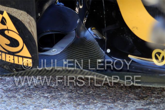 Así son los escapes del nuevo Lotus Renault R31