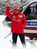 Primeras fotos de Alonso de rojo