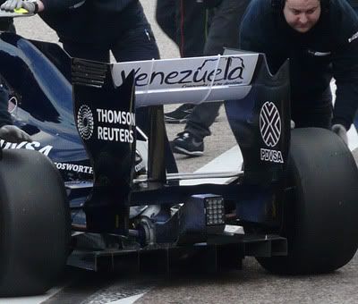 La espectacular parte trasera del Williams FW33