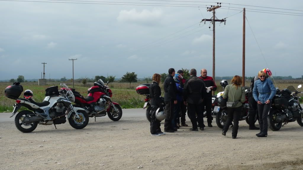 http://i743.photobucket.com/albums/xx73/thrylos/L1030144.jpg