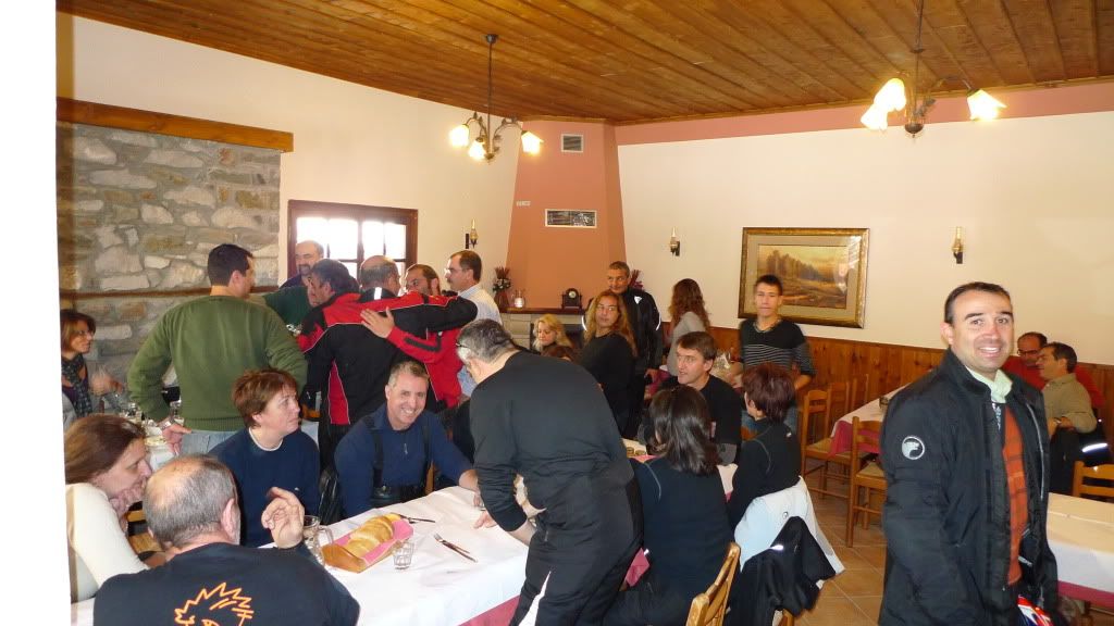 http://i743.photobucket.com/albums/xx73/thrylos/L1030170.jpg