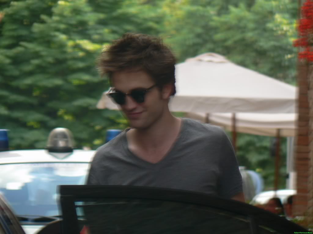 old/new pic of Rob in Italy 5/24/10