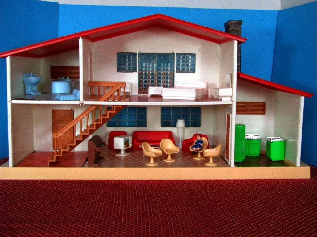 RARE VINTAGE BLUE BOX DOLL HOUSE 1974 W 24 PIECES FURNITURE XMAS GIFT